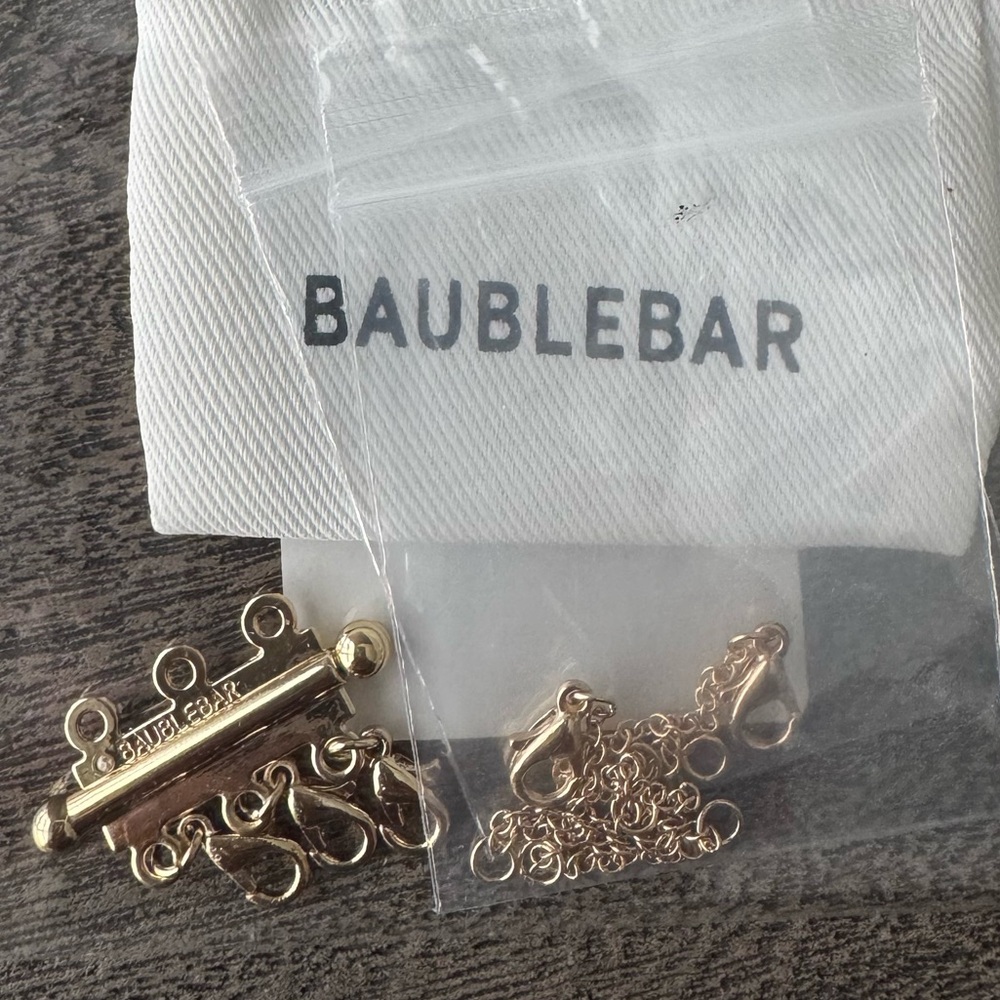 BaubleBar Gold Chain Necklace Clasp